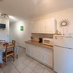 Le Pressoir Apartment Vias