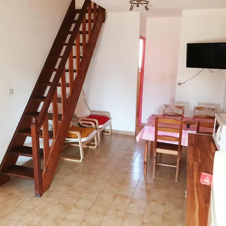 Le Pressoir Apartment Vias