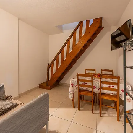 Le Pressoir Apartment *